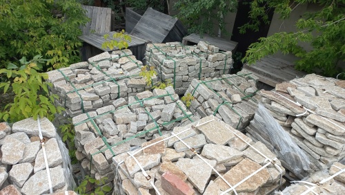 Гранитный плитняк галтованный для мощения купить в Дмитрове