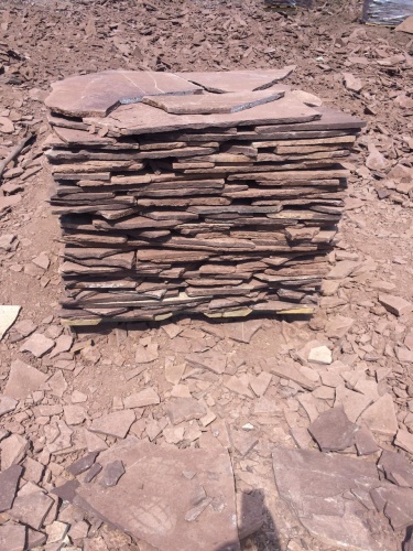 Плитняк лемезит бордовый для цоколя 1,5-2 см купить в Дмитрове