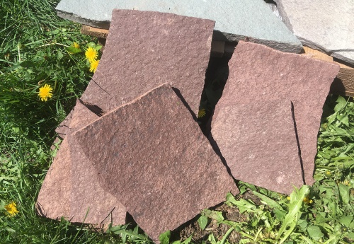 Плитняк лемезит бордовый для цоколя 1,5-2 см купить в Дмитрове