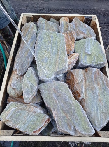 Златолит жёлтый, жёлто-зелёный глыбки и валуны для ланшафтного дизайна купить в Дмитрове