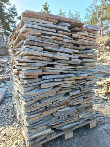 Плитняк златолит серебристый для фасада купить в Дмитрове