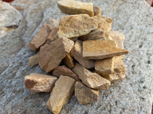 Златолит жёлтый декоративная каменная крошка купить в Дмитрове