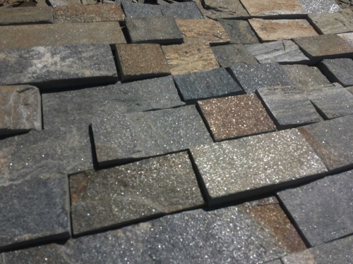 Плитка пилёная златолит Уральский для цоколя, отмостки купить в Дмитрове