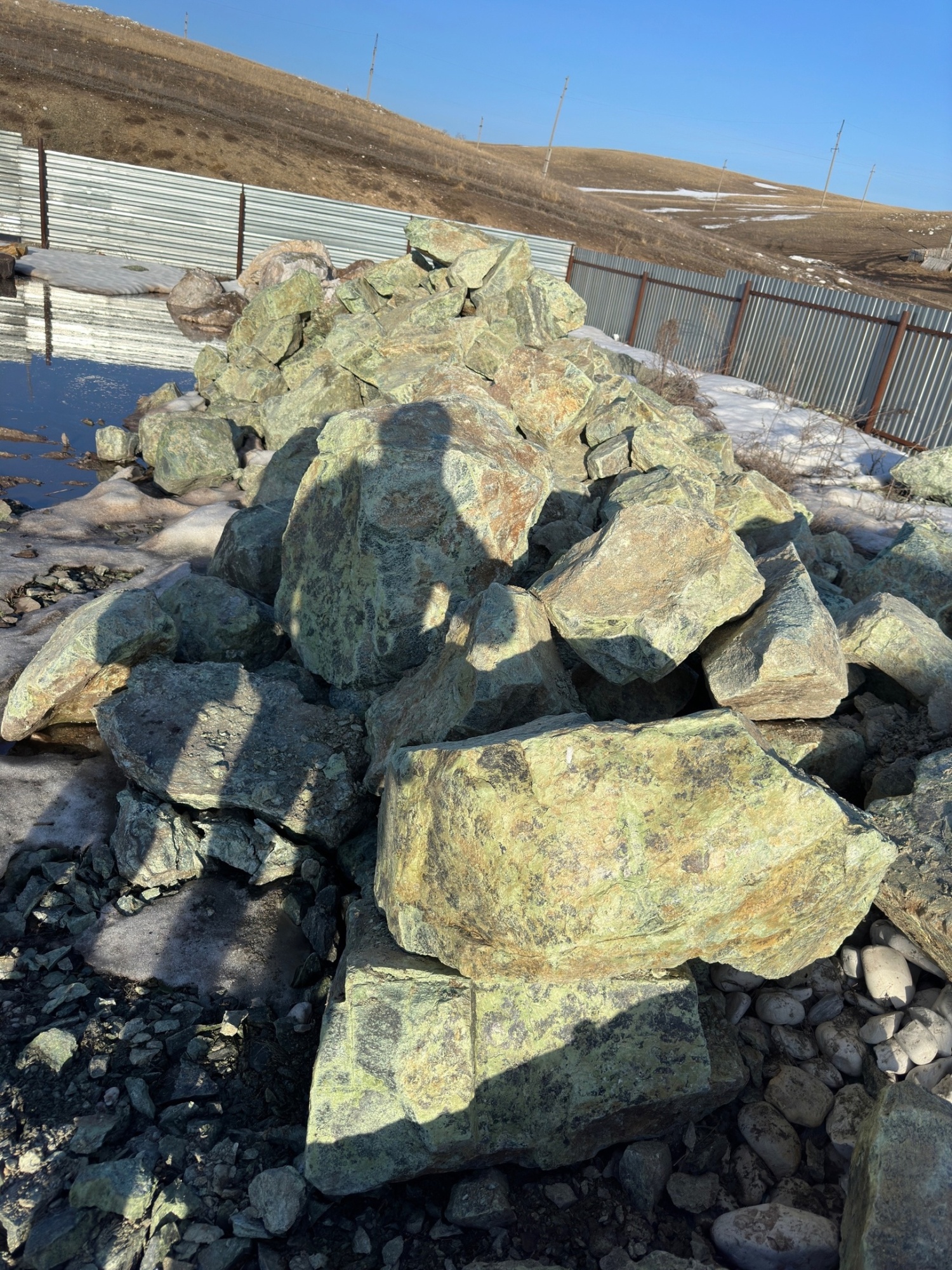 Камни для ландшафтного дизайна зелёные 10-60 килограмм купить в Дмитрове