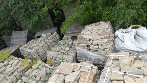 Гранитный плитняк галтованный для мощения купить в Дмитрове