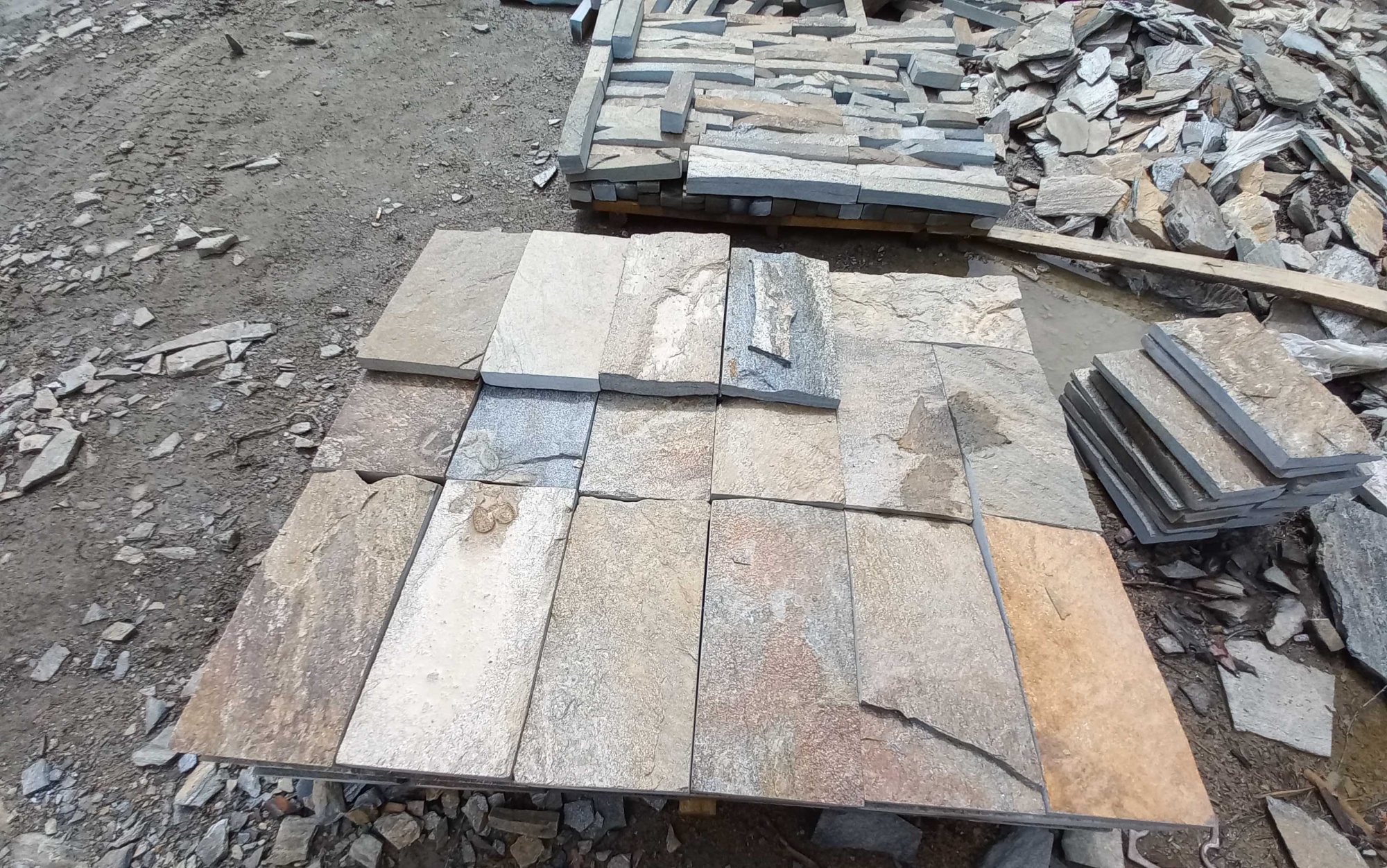 Плитка пилёная златолит Уральский для фасада купить в Дмитрове