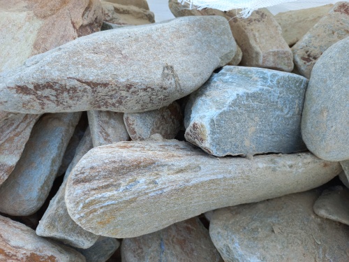 Златолит жёлтый, жёлто-зелёный глыбки и валуны для ланшафтного дизайна купить в Дмитрове