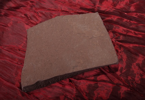 Плитняк лемезит бордовый для цоколя 1,5-2 см купить в Дмитрове