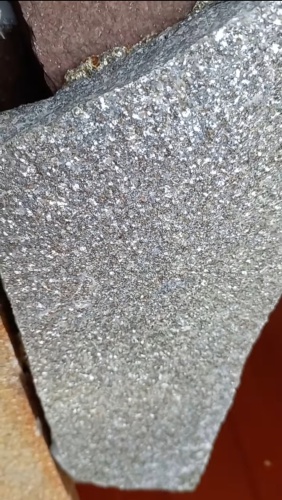 Плитняк златолит серебристый для фасада купить в Дмитрове