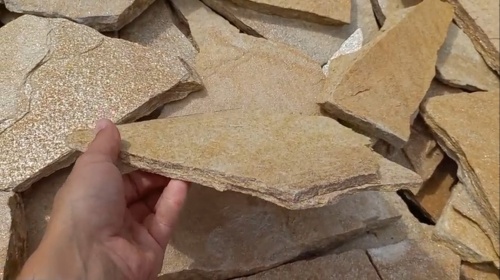 Плитняк златолит жёлтый для цоколя купить в Дмитрове