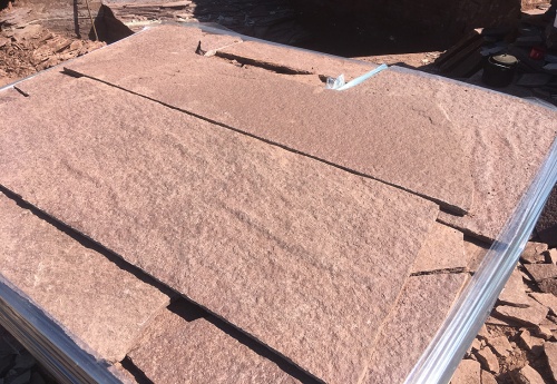 Плитняк лемезит бордовый для облицовки цоколя 20-25 мм  купить в Дмитрове