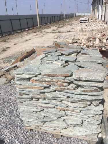 Златолит серебристый галтованный для лестниц купить в Дмитрове