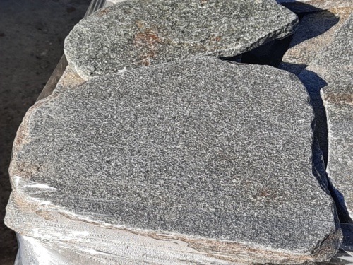 Златолит серебристый галтованный для лестниц купить в Дмитрове