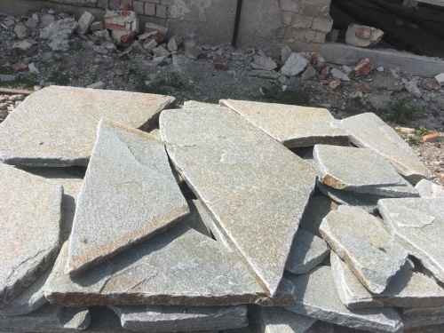 Златолит серебристый галтованный для лестниц купить в Дмитрове